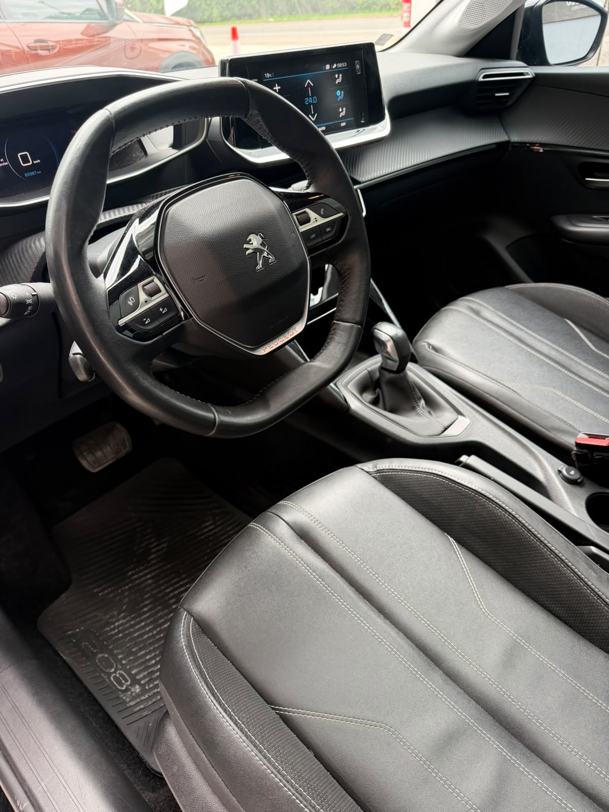 PEUGEOT - 208  STYLE   1.5  - AUTOMÁTICA - 2023